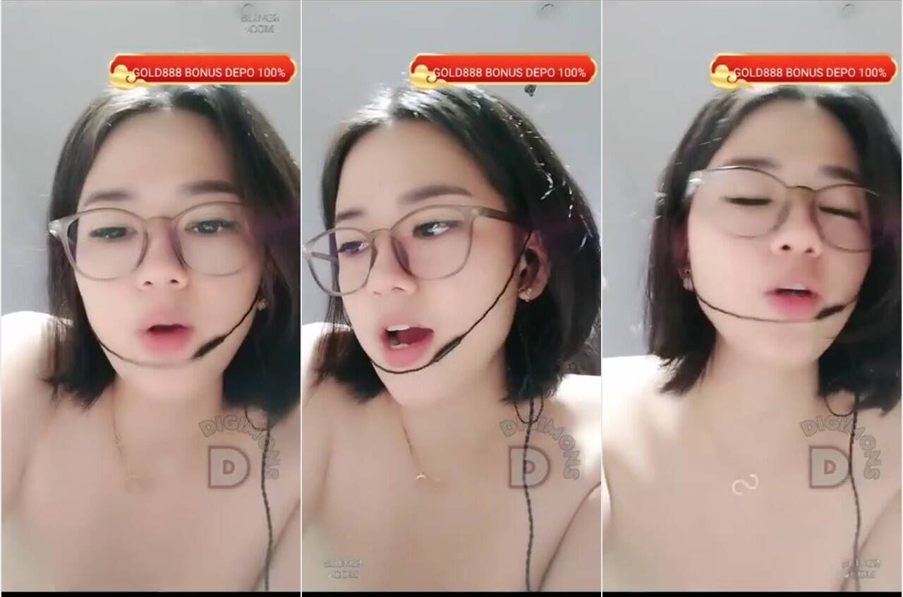 Ceceh Cantik Berkacamata Emut Dildo Lanjut Diomekin