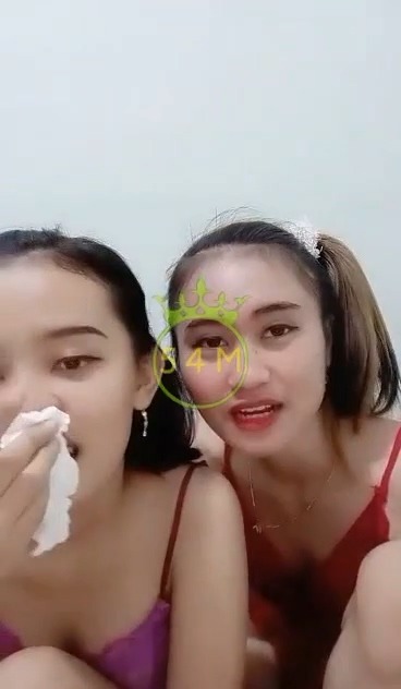 Dua Gadis Imut Omek Barbar Live Bugil