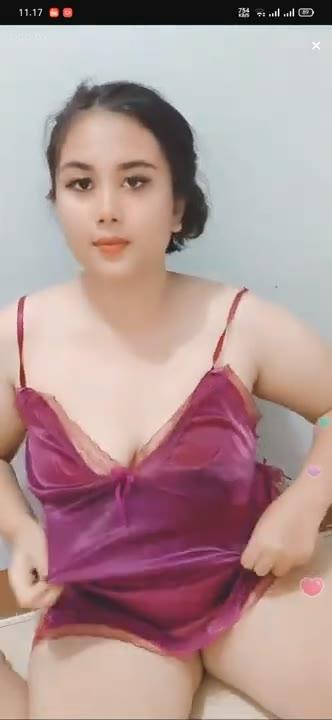 Evelin Bigo Seksi Bikin Nafsu