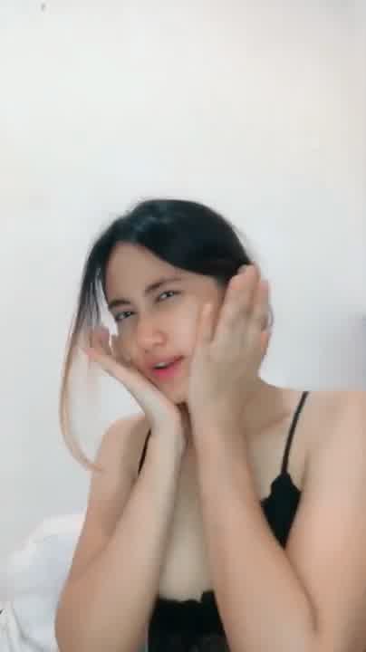 Fiyah Live Hot Pake Baju Seksi