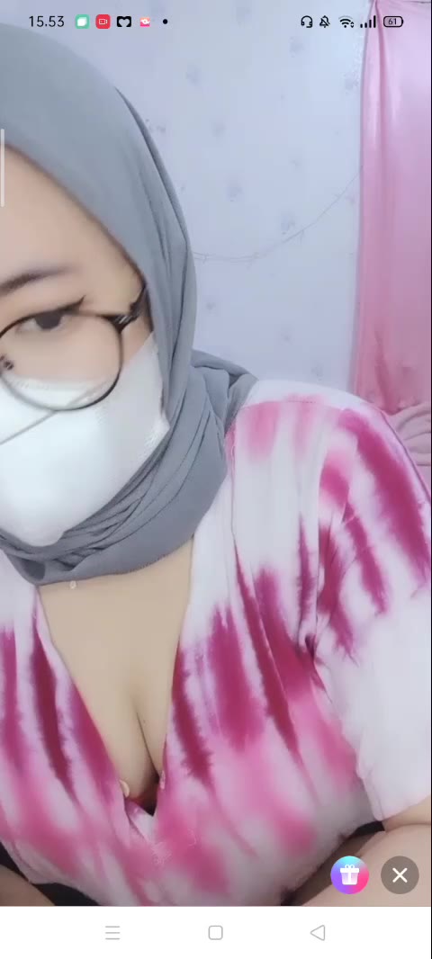 Jilbab Cantik Live Nakal Show Belahan Dada