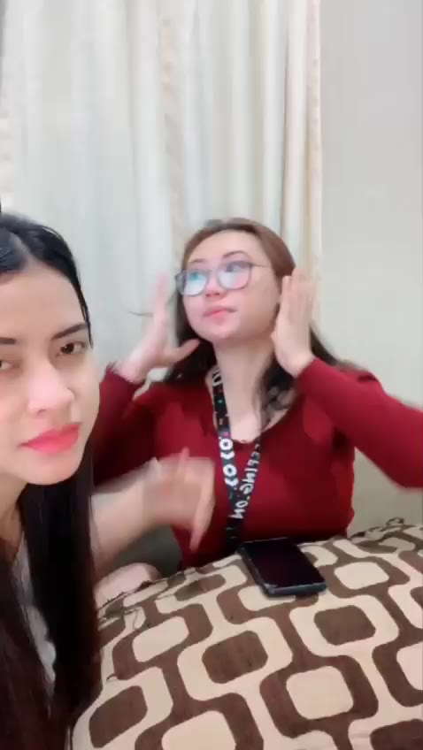 Pasangan Lesbi Live, Tyas Cium Gaby