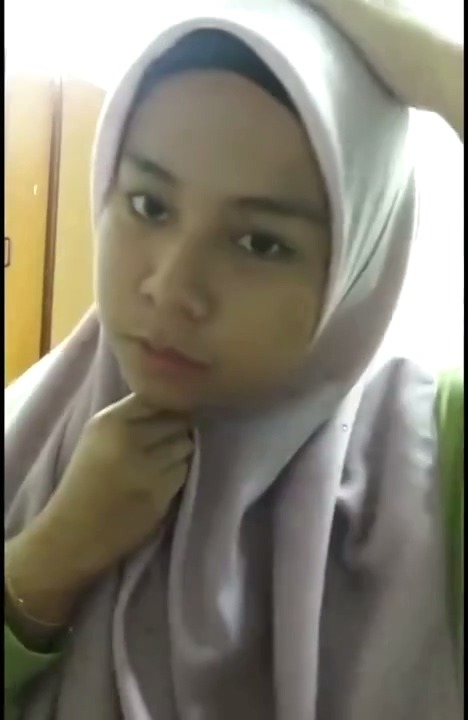 Patimah Gadis Jilbab Bogel Omek